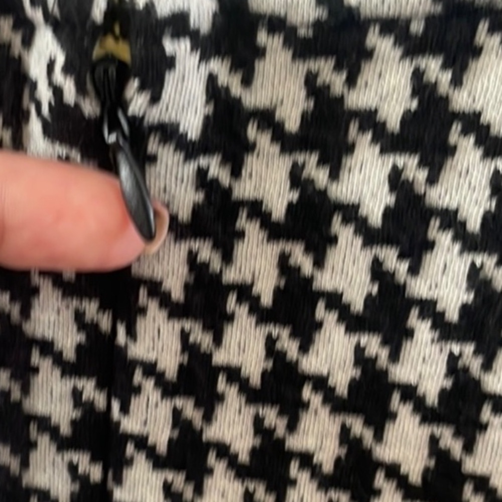 Who What Wear Black and White Houndstooth Knit Top - Picture 8 of 12